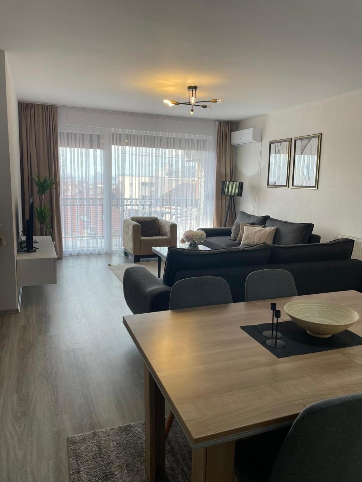 Apartment Prizreni-Free Private Parking ภายนอก รูปภาพ