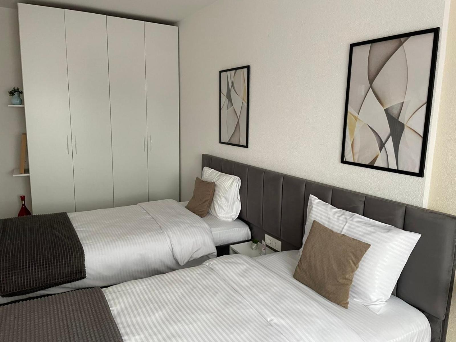 Apartment Prizreni-Free Private Parking ภายนอก รูปภาพ